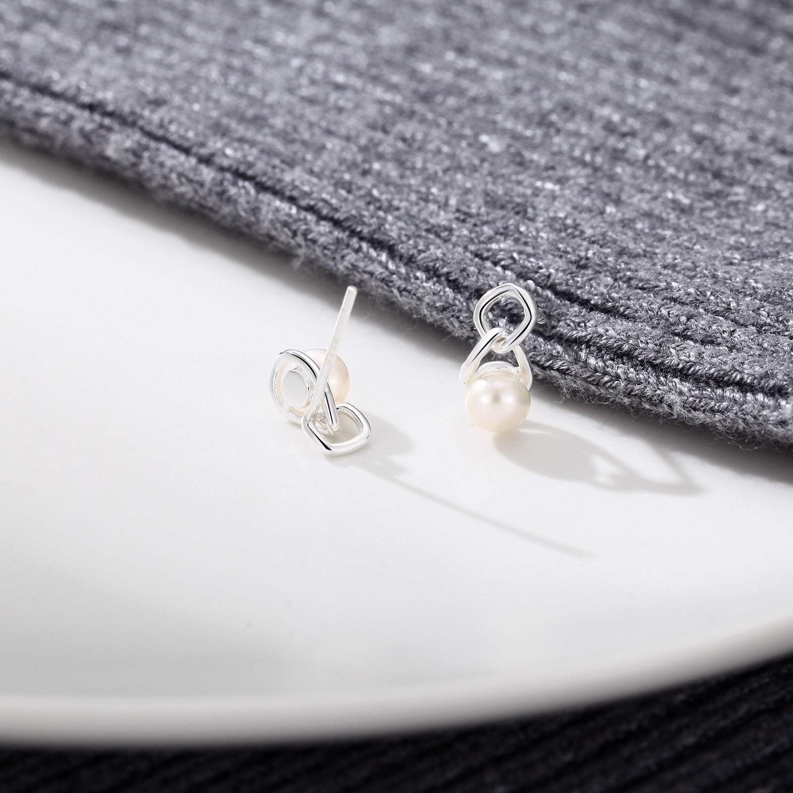 S999 Sterling Silver Pure Silver Light Luxury Stud Earrings Pearl Natural Freshwater