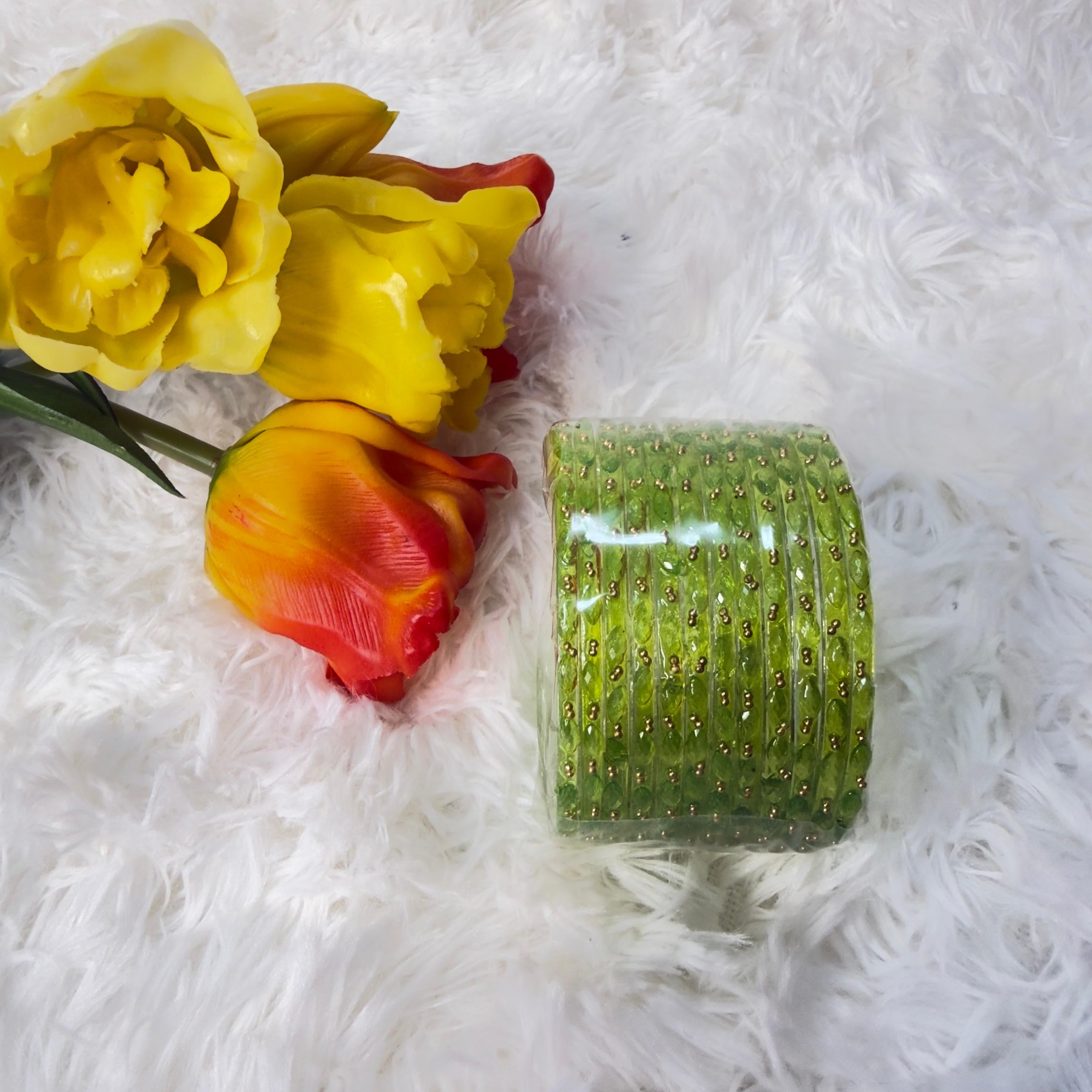 Raindrop parrot green glass bangles