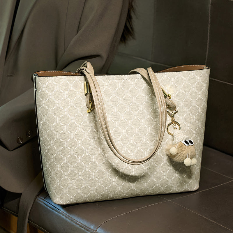 New Stylish Versatile Tote Bag With A Large Capacity