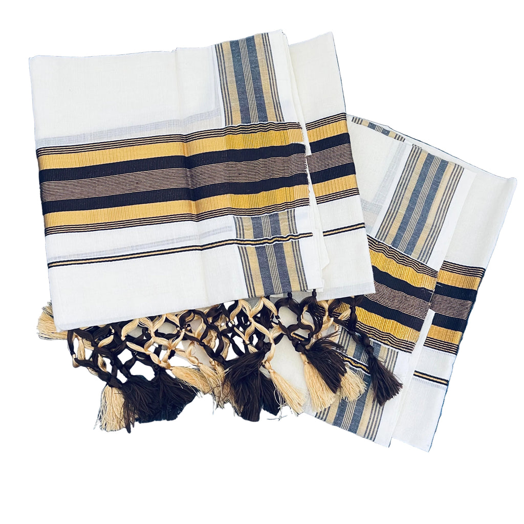 Golden & black boarder Set Mundu with tussles