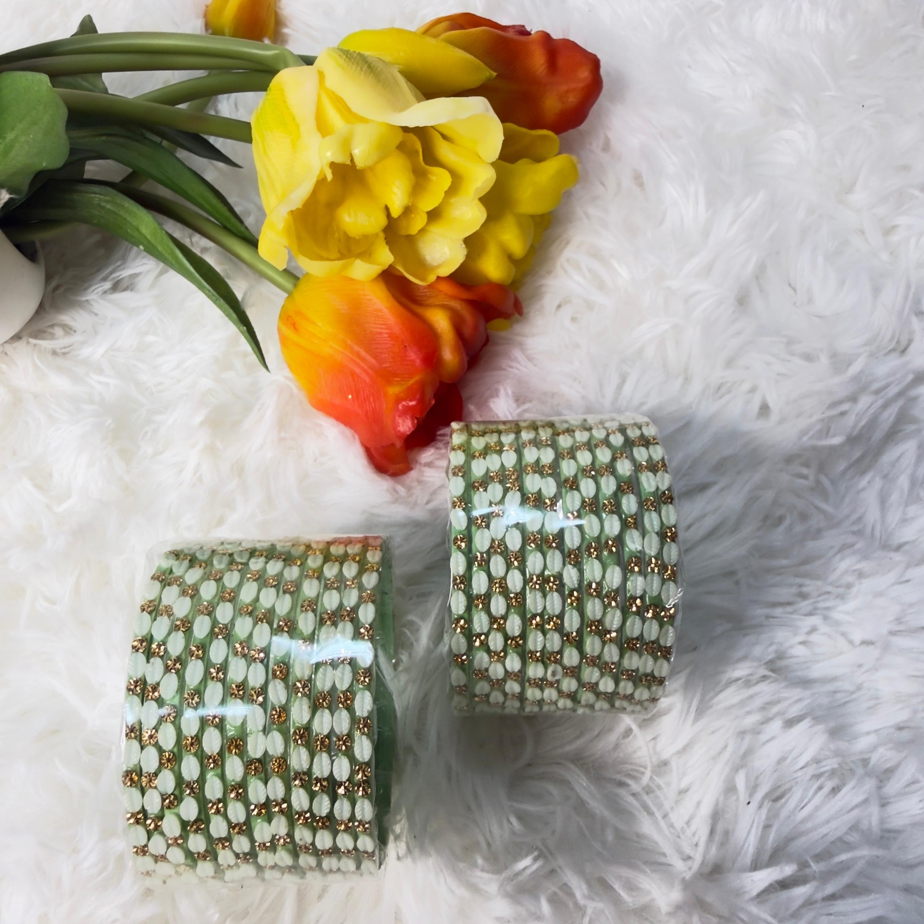 Leaf light green glass bangles