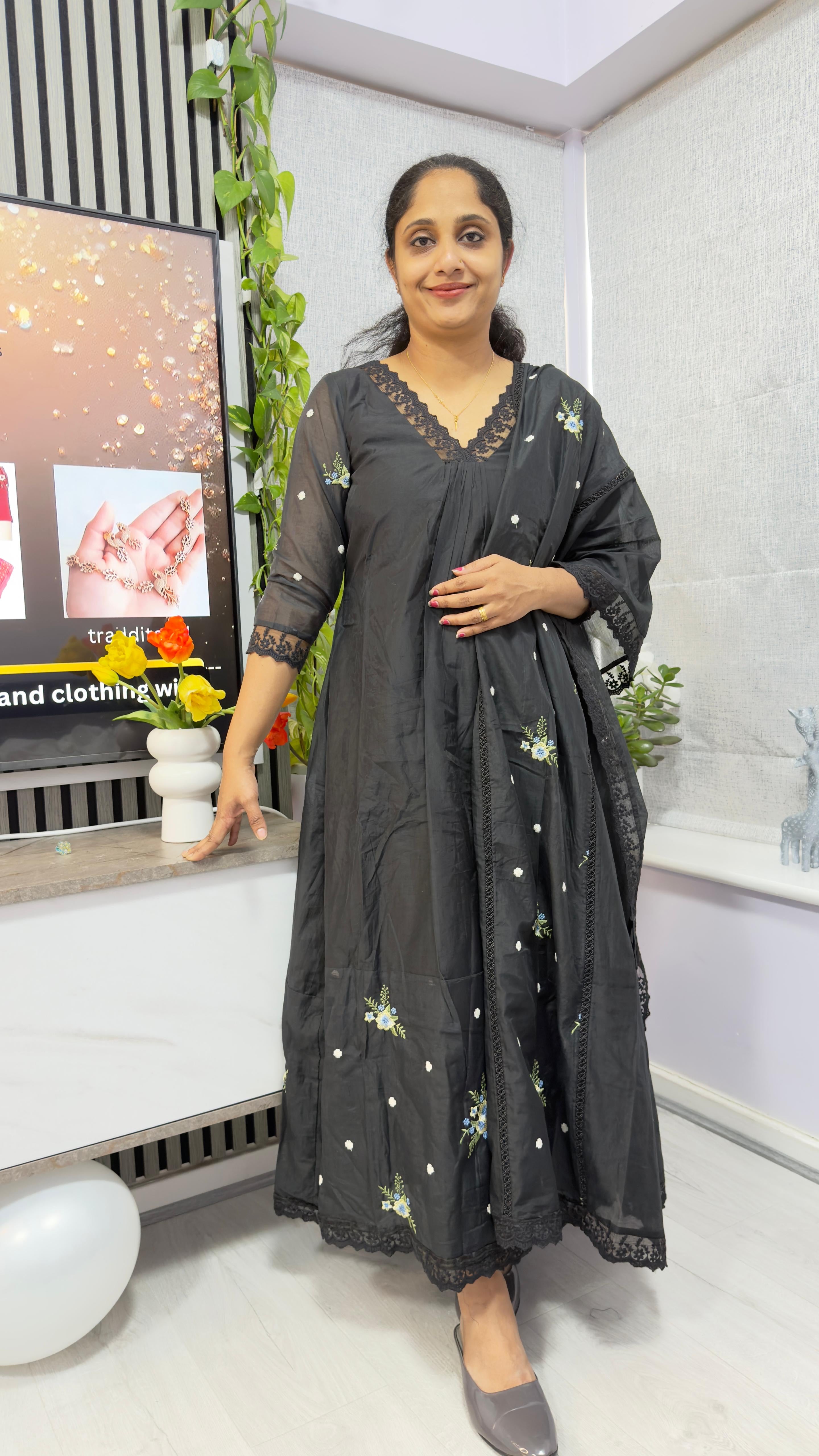 Elegant Mul Chanderi Embroidered Three-Piece Salwar Set with Lace Accents-BLACK