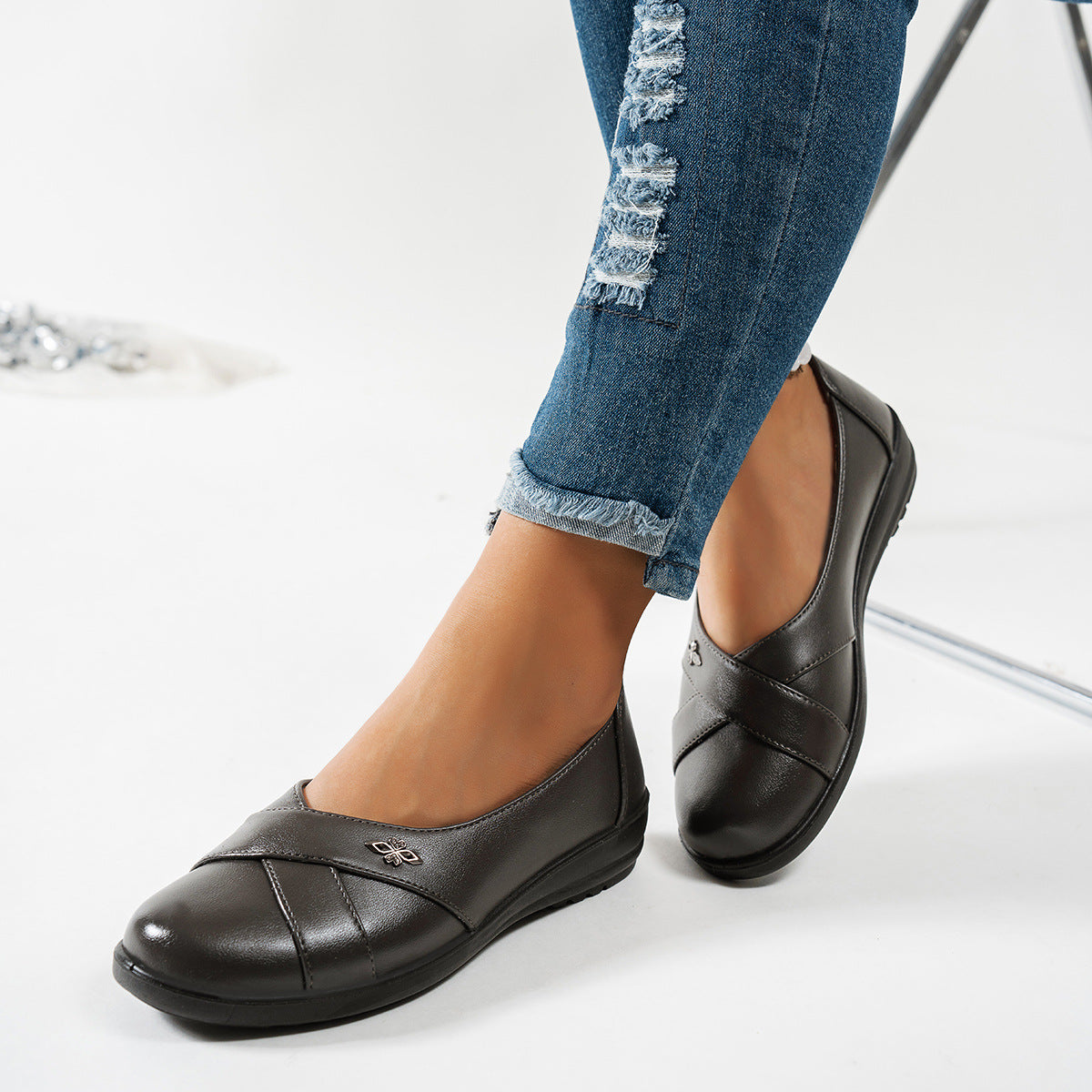 Womens Chanel-style Flat Loafers With A Metal Buckle And Tassel Detail